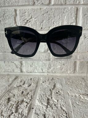 TOM FORD BEATRIX-02 TF0613-F Black Gray Modern Sunglasses Authentic **READ DESC*